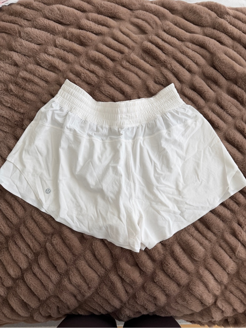 Shake it out lululemon Women’s White Running Shorts